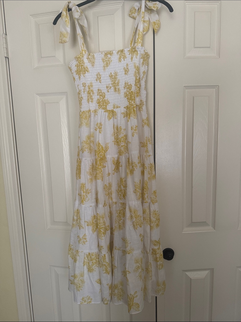 Chelsea & Violet White and Yellow Floral Tie-Shoulder Maxi Dress